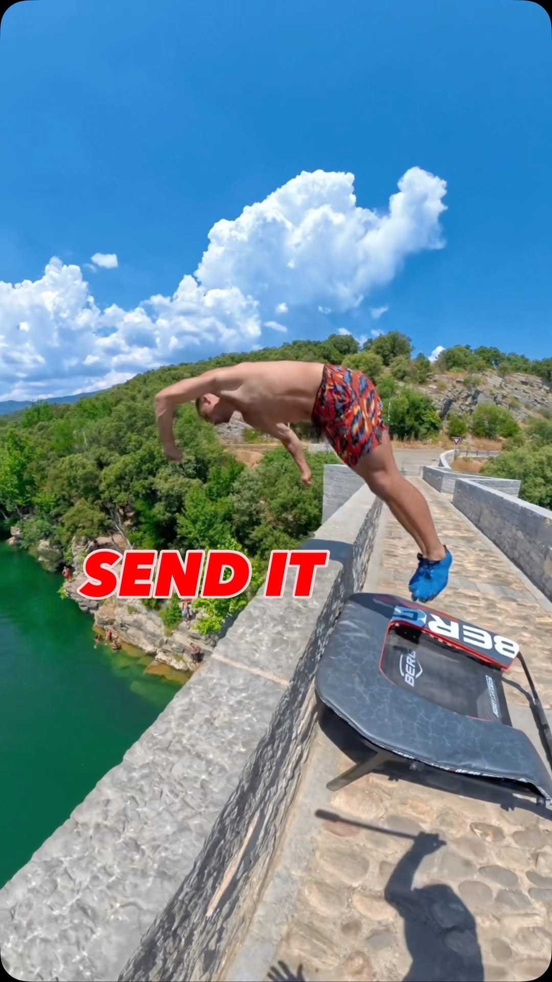 Post 2 by Julien Siau on Instagram (video)