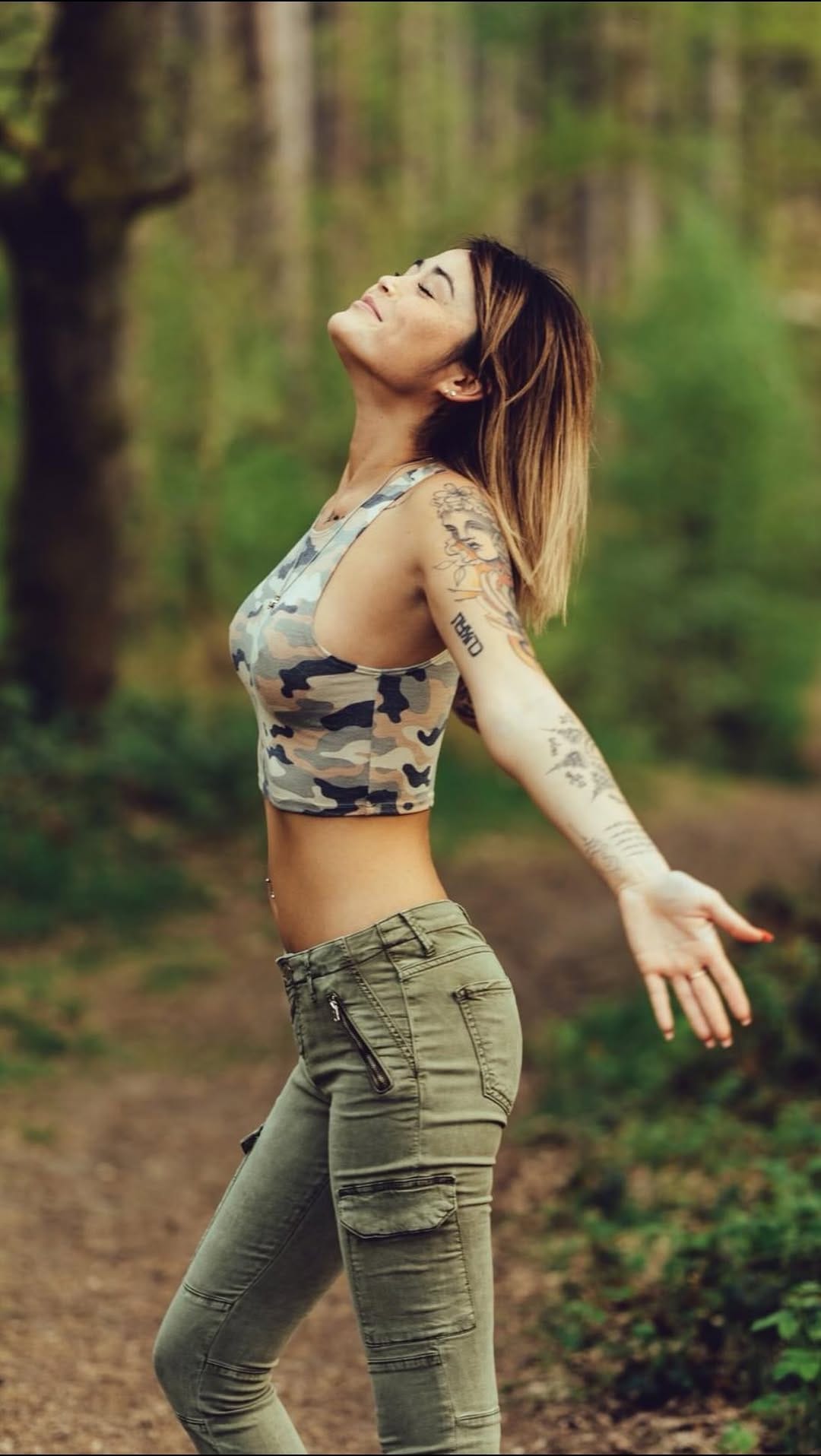 Post 10 by Claire Tomek on Instagram (video)