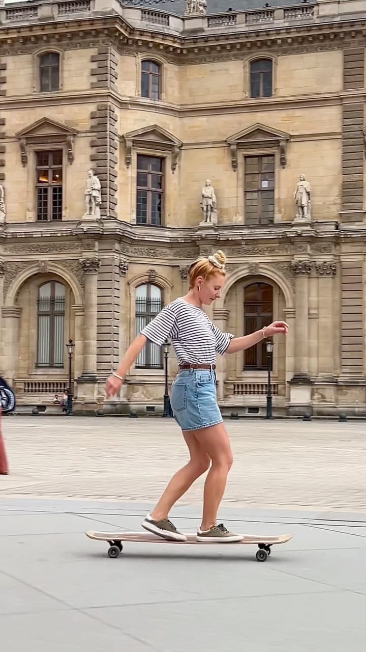 Post 10 by Antonine Champetier on Instagram (video)