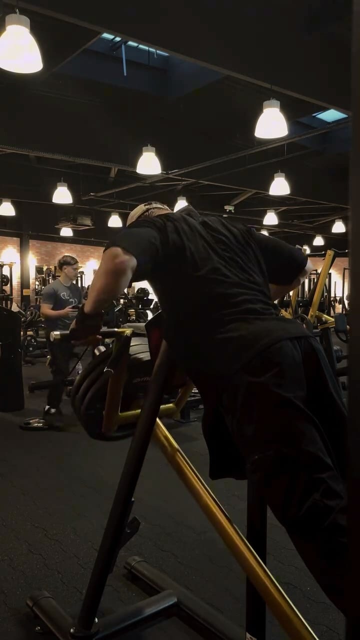 Post 9 by Gold's Gym France 🇫🇷 on Instagram (video)