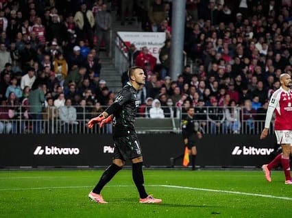Post 9 by Anthony Lopes officiel on Instagram (carousel)