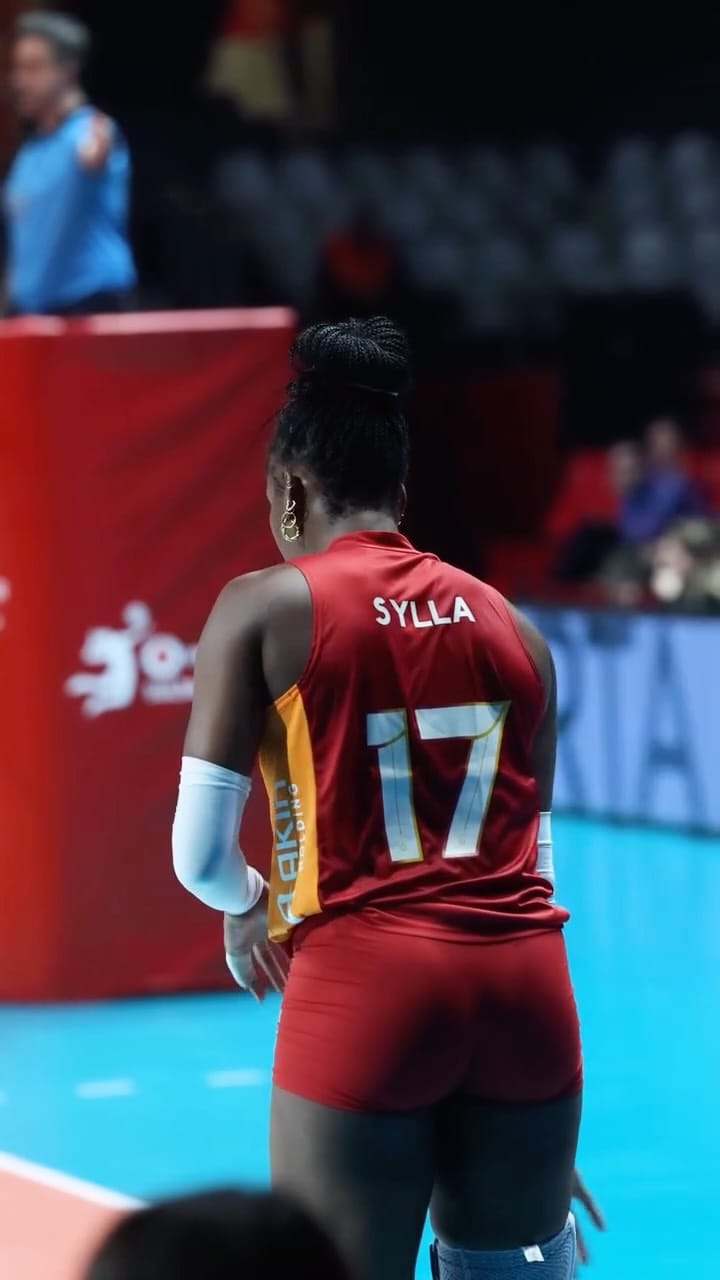 Post 3 by Myriam Sylla Fatime 🇮🇹/🇨🇮 on Instagram (video)