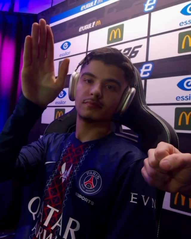 Post 1 by Ilian Bouchi on Instagram (video)