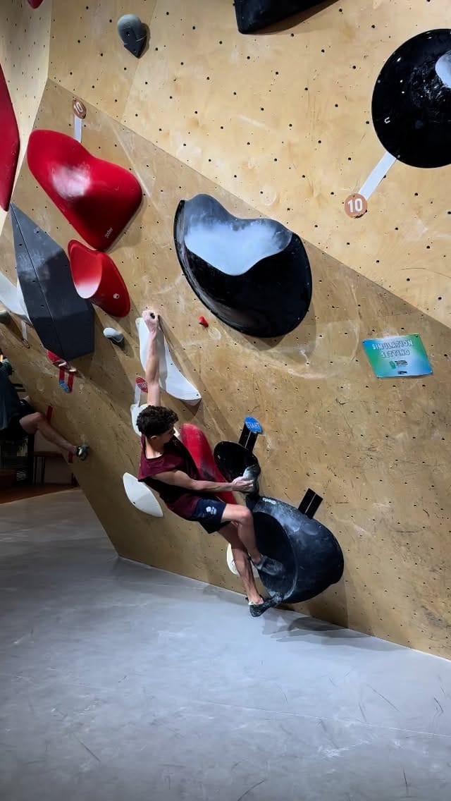 Post 6 by Toby Roberts on Instagram (video)