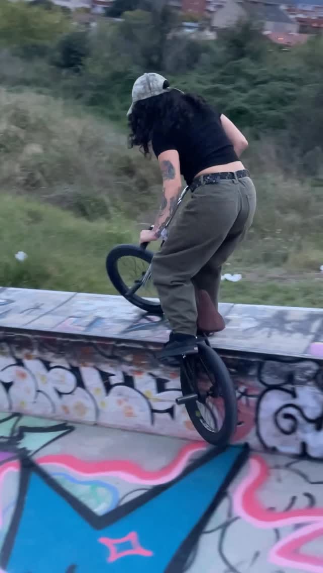 Post 2 by Anahí Valentina on Instagram (video)