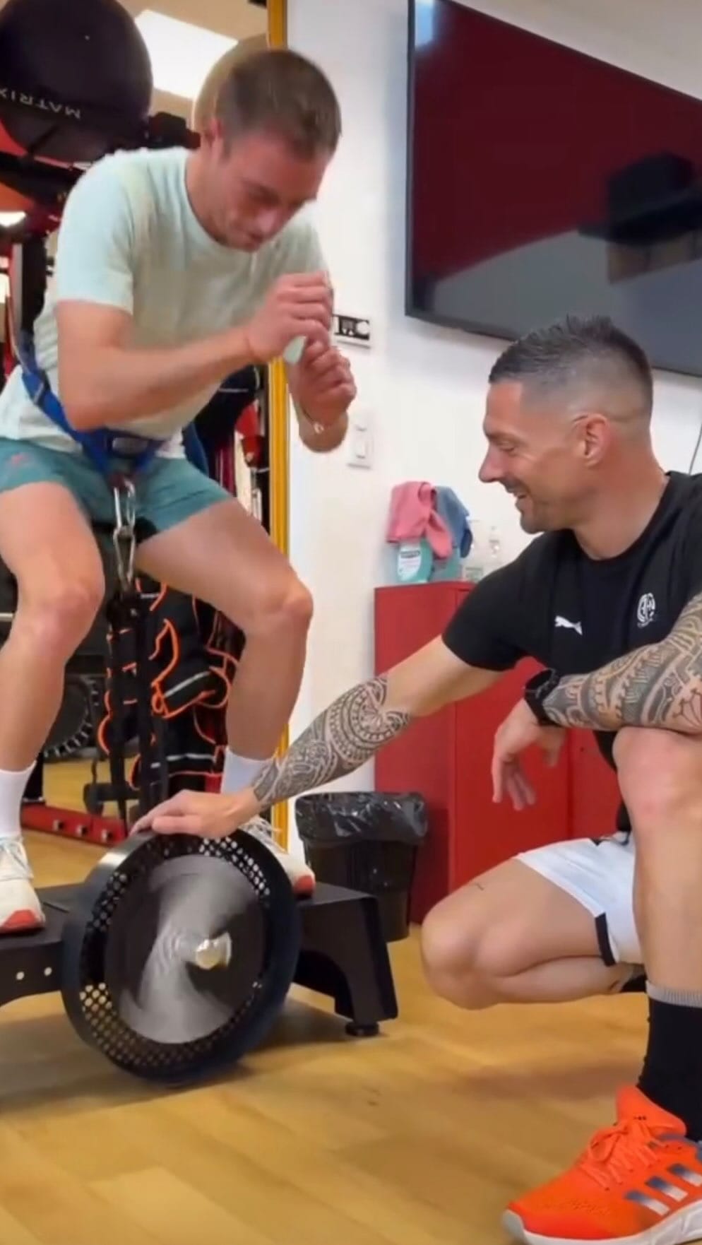 Post 2 by Yo FRANCHEQUIN CAEN TRAINING on Instagram (video)