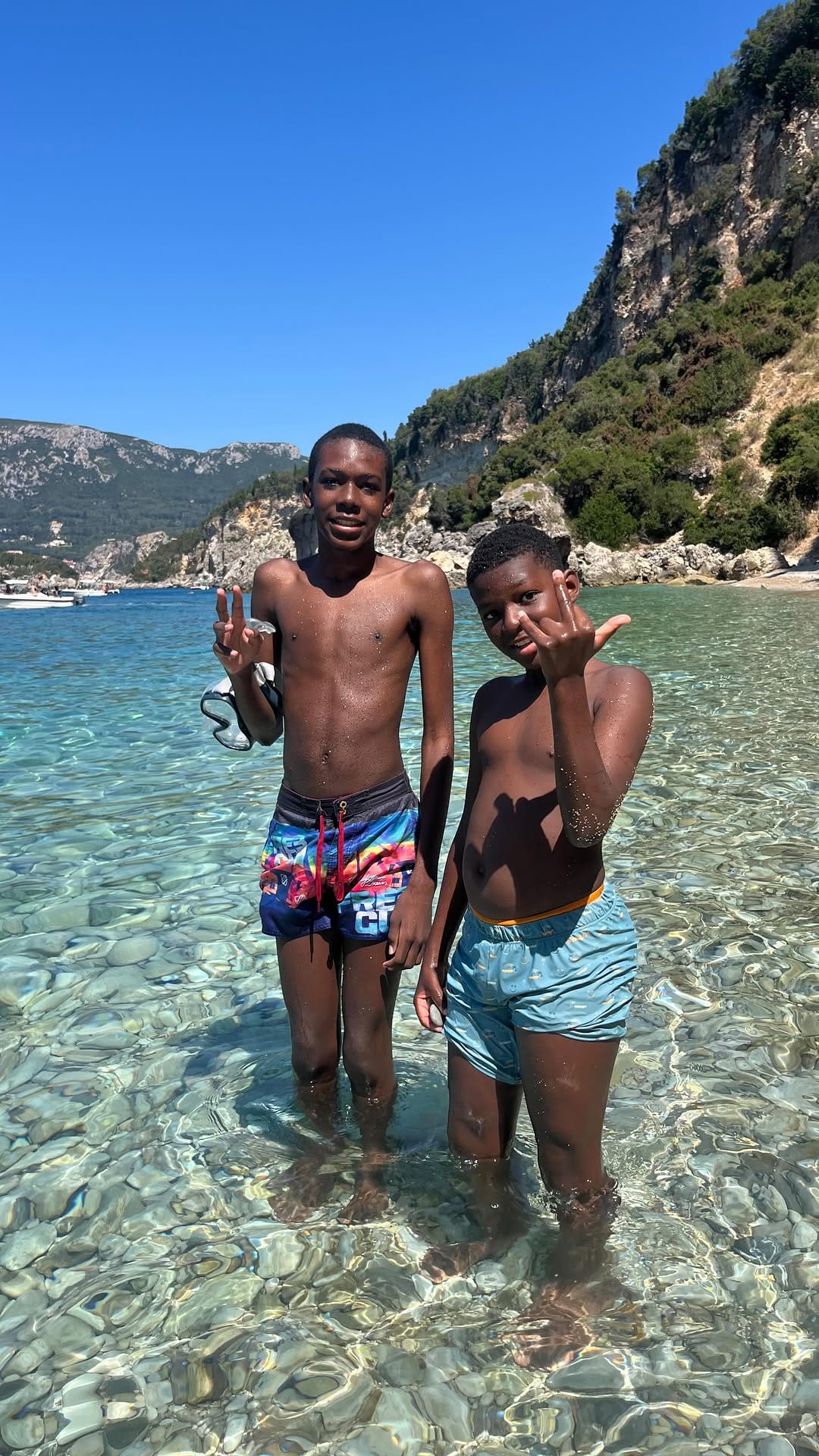 Post 2 by Laeti Tia on Instagram (video)
