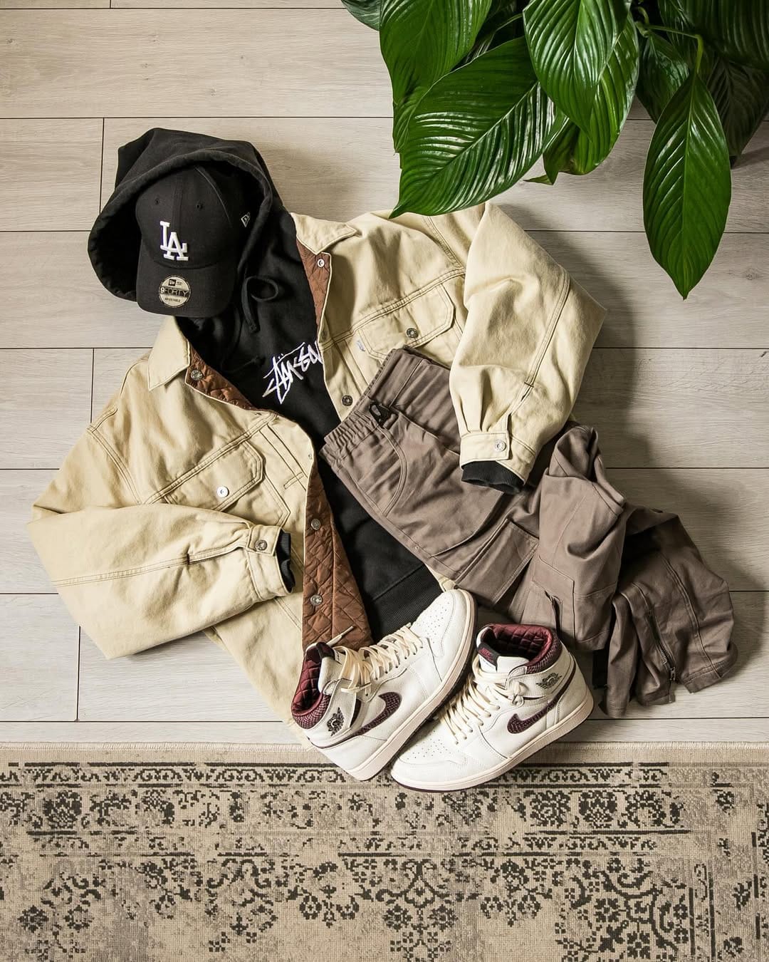 Post 1 by Jeremy | sneakers & streetwear 🔥 on Instagram (carousel)