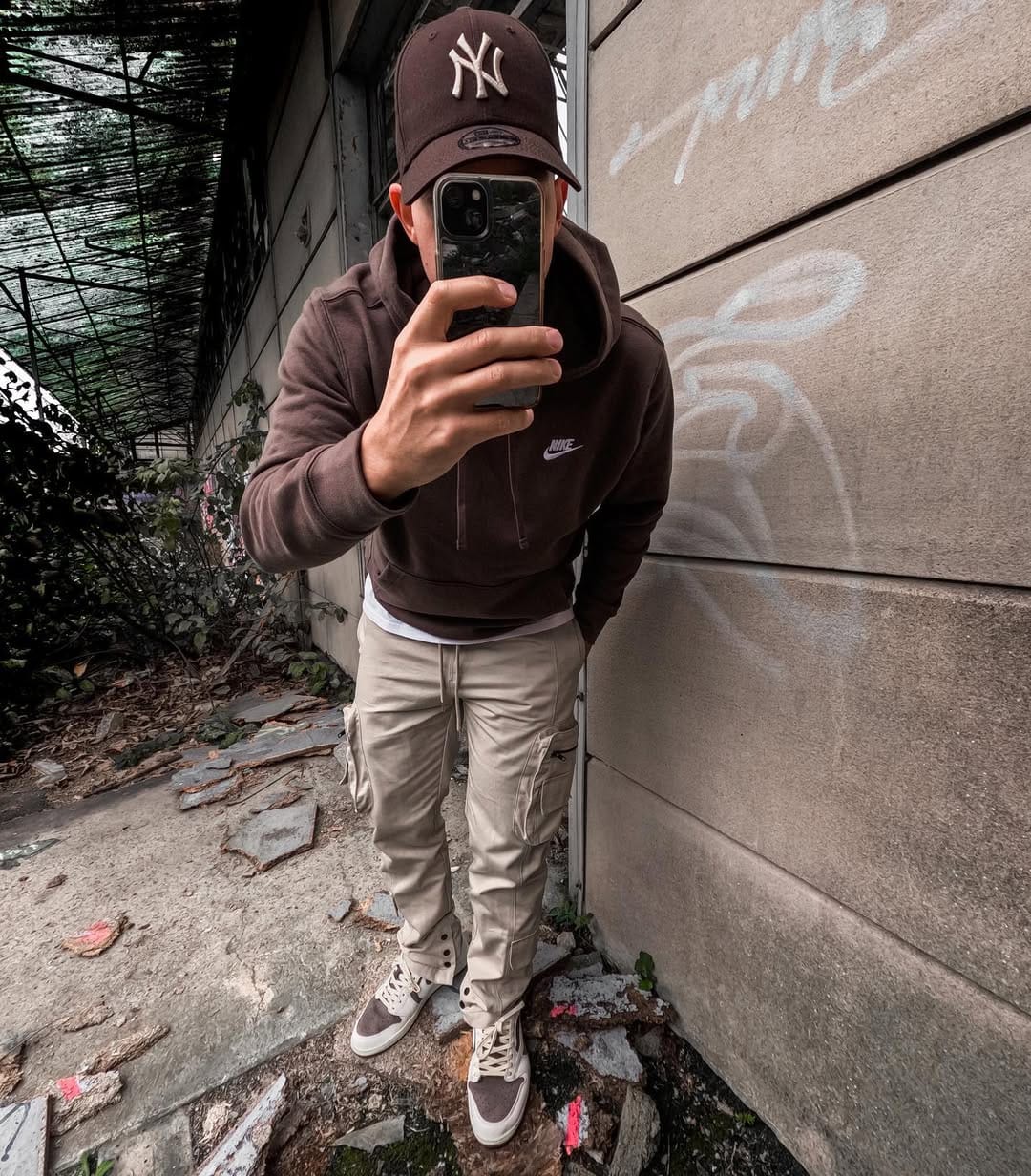 Post 10 by Jeremy | sneakers & streetwear 🔥 on Instagram (carousel)