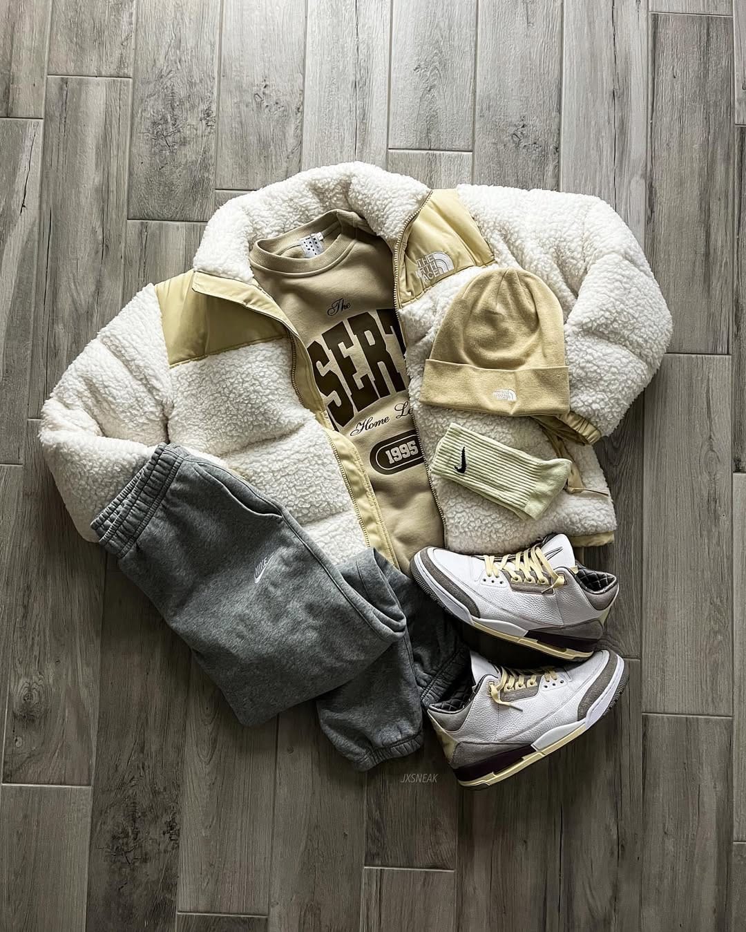 Post 9 by Jeremy | sneakers & streetwear 🔥 on Instagram (carousel)