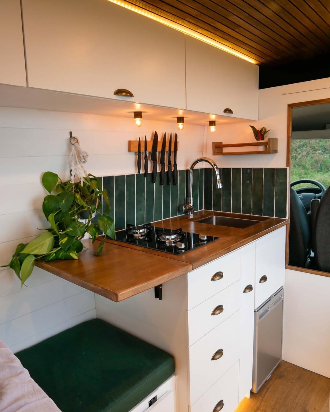 Post 10 by Vantastip- van conversions on Instagram (carousel)