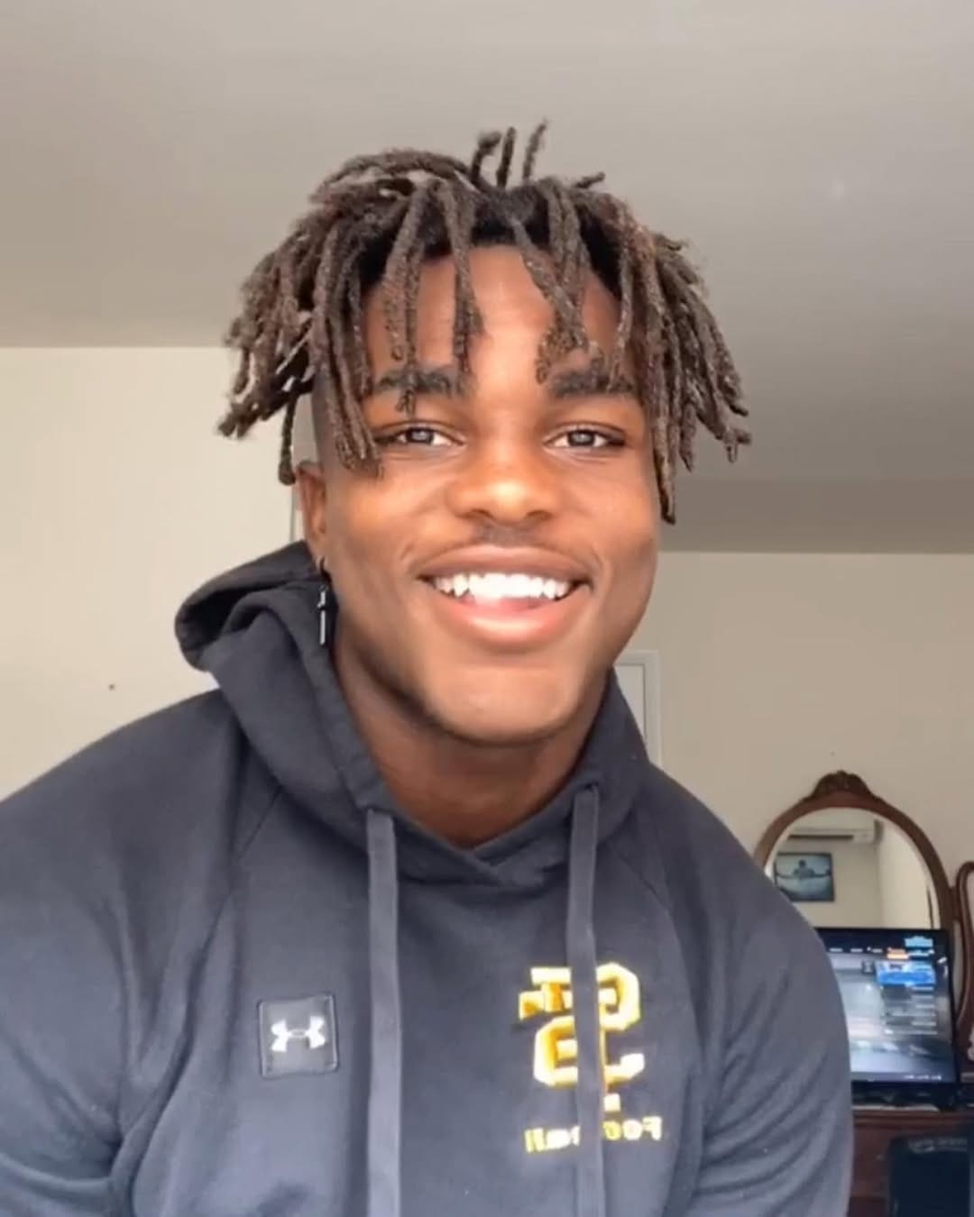 Post 8 by Lamar Patterson 🧸 on Instagram (carousel)