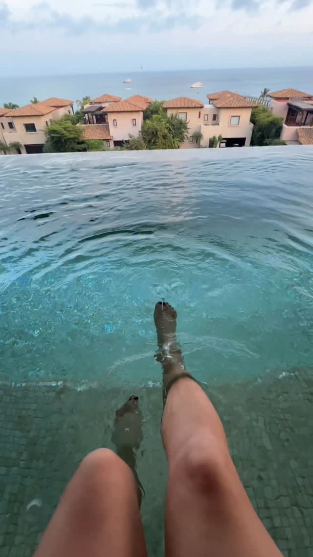 Post 8 by G A B Y     L O P E Z on Instagram (video)