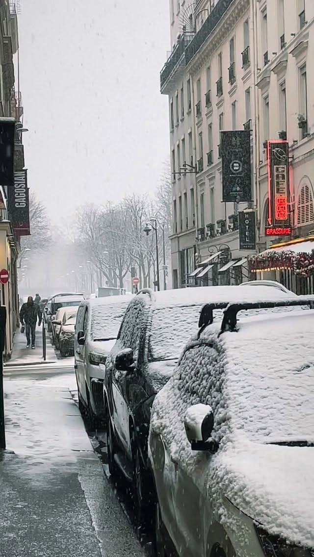 Post 2 by 𝐊𝐚𝐭𝐚𝐫𝐢𝐧𝐚 • 🇺🇦 model in Paris on Instagram (video)