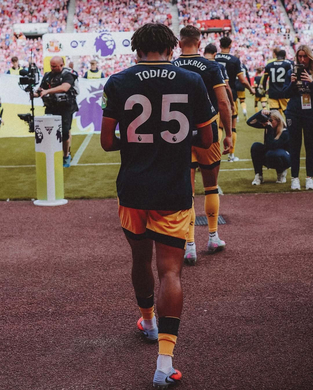Post 7 by Jean-Clair Todibo on Instagram (carousel)