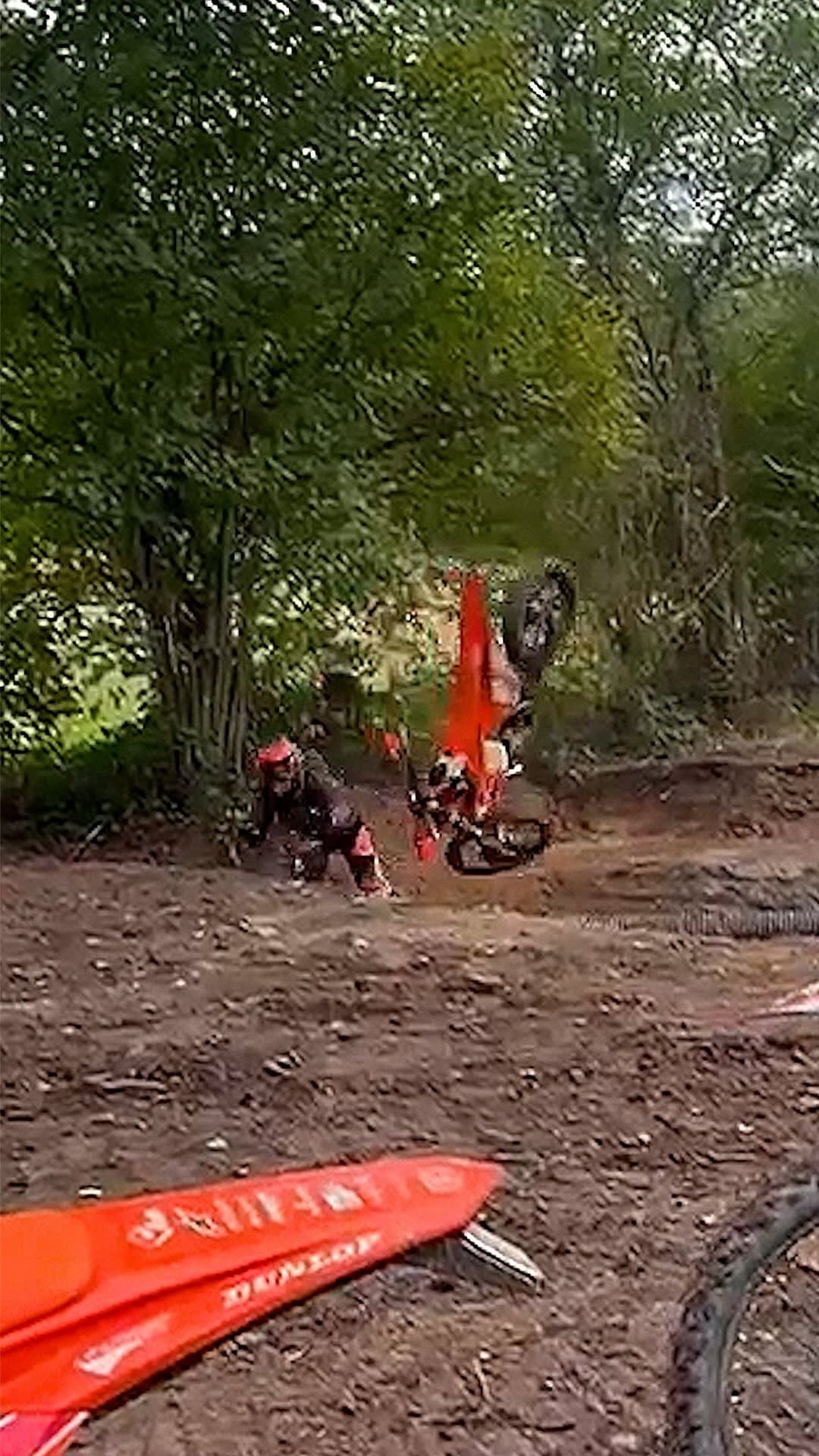 Post 8 by Duke Enduro / Duke Acrobatie on Instagram (video)