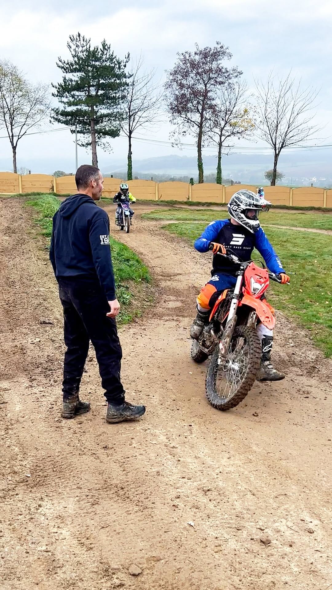 Post 3 by Duke Enduro / Duke Acrobatie on Instagram (video)