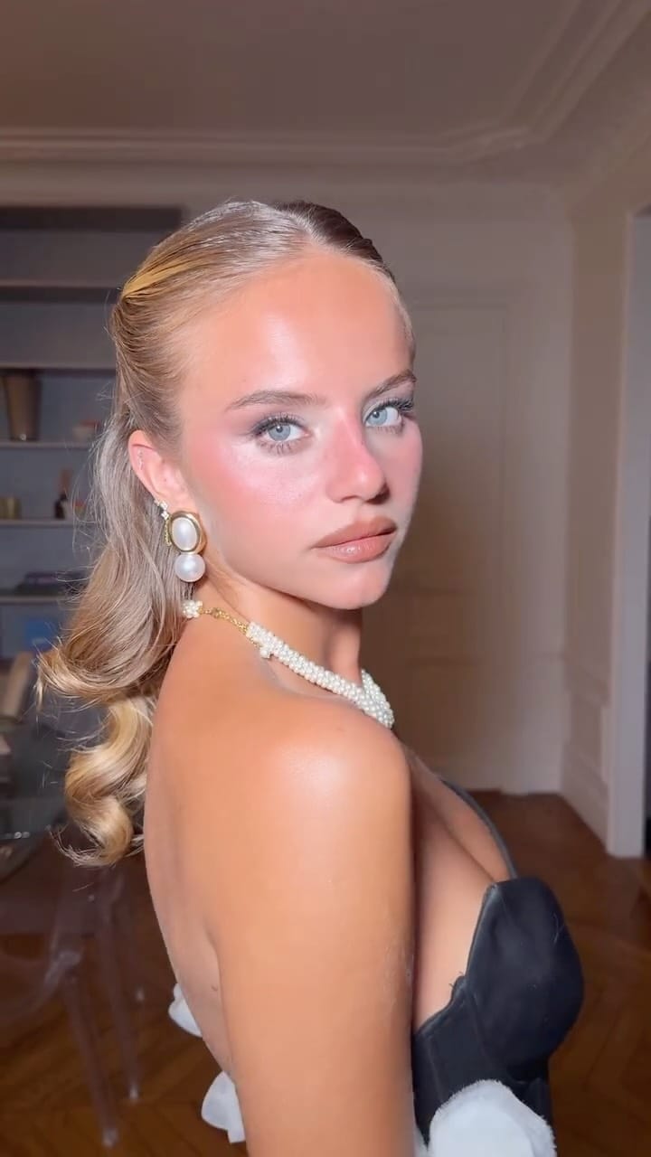 Post 3 by Kiara Amato 🦋        Paris on Instagram (video)