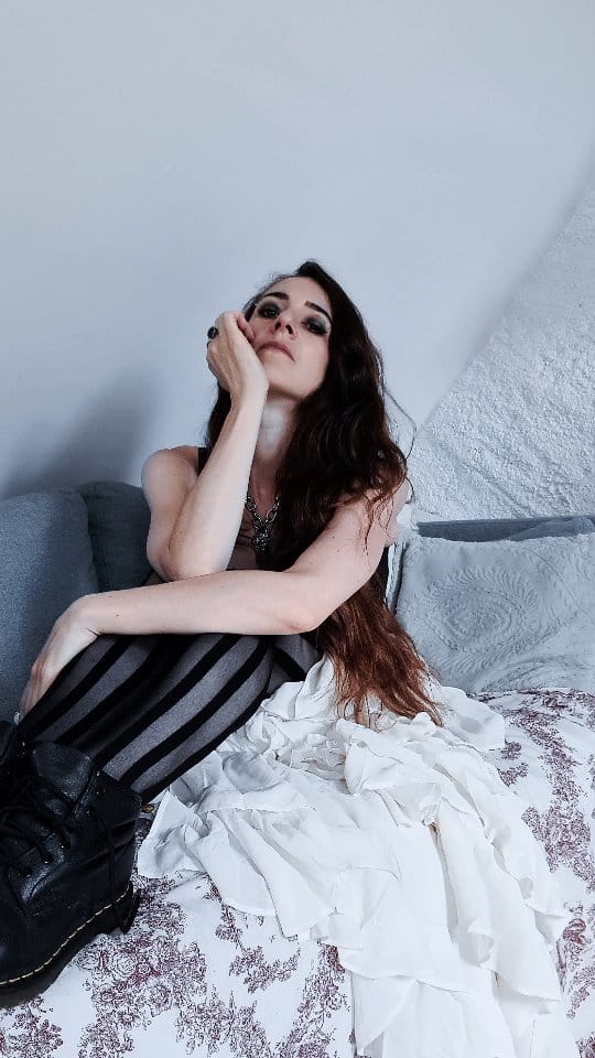 Post 8 by Pauline Testard Mermaid Yogini on Instagram (video)