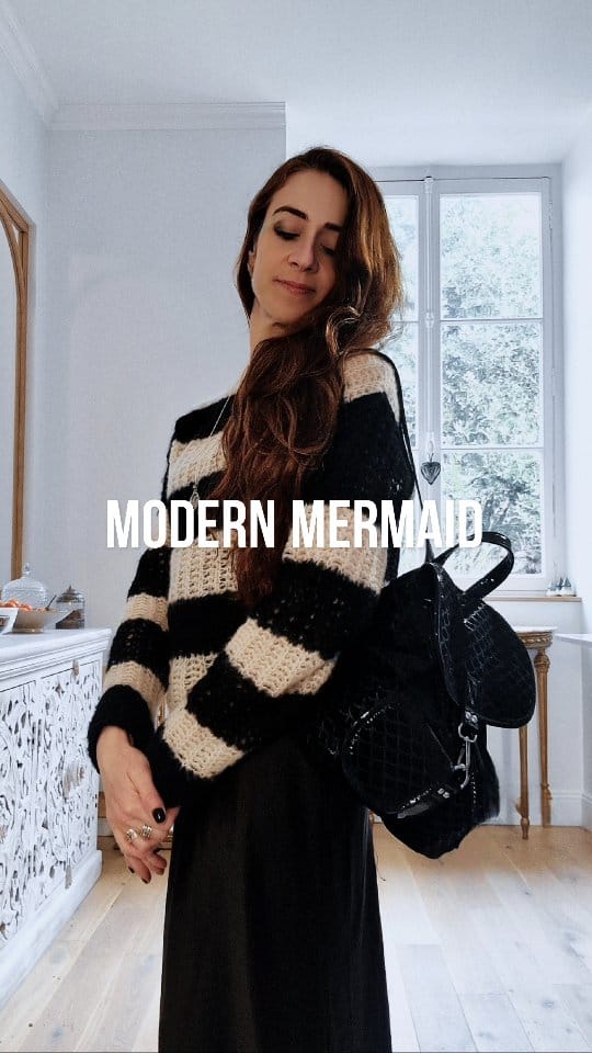 Post 6 by Pauline Testard Mermaid Yogini on Instagram (video)