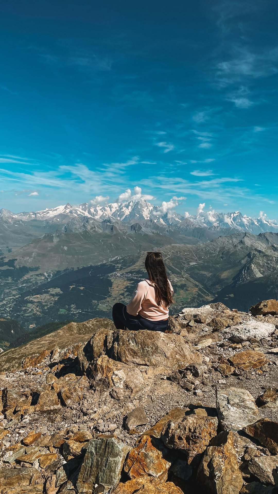 Post 5 by Clara 🌍 | Travel girl ✈️ on Instagram (video)