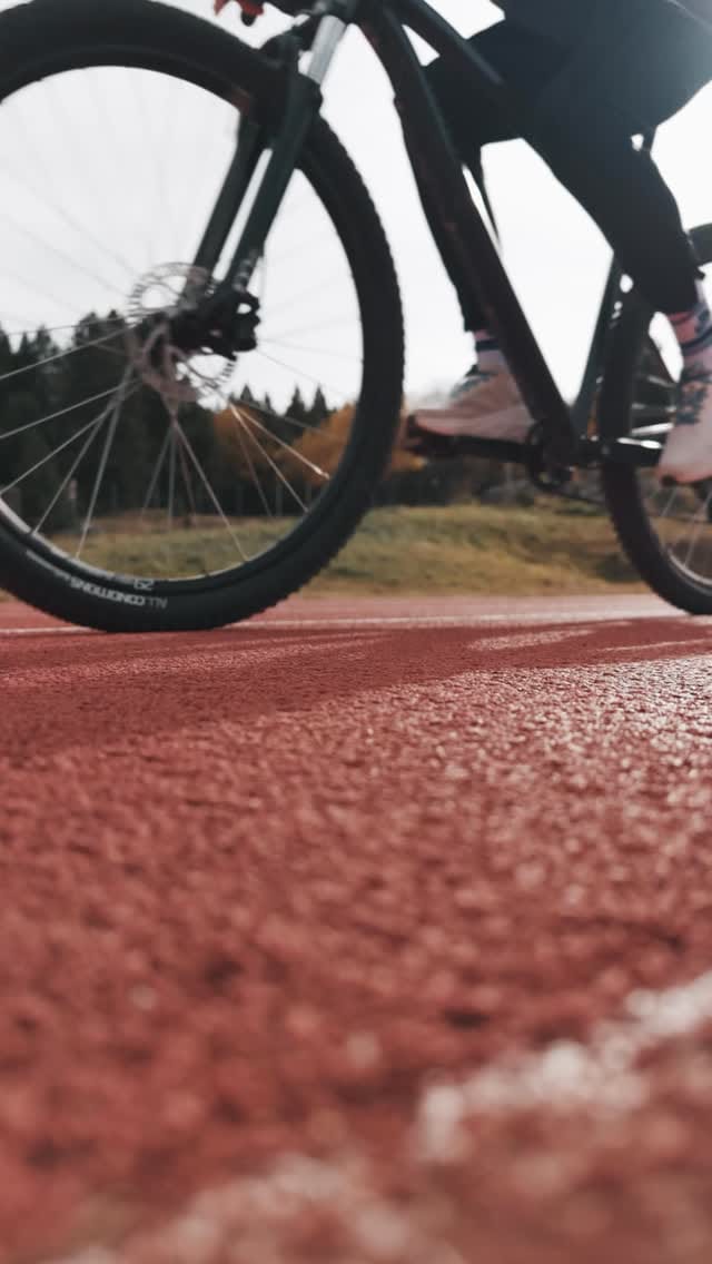 Post 5 by Aude Clavier on Instagram (video)