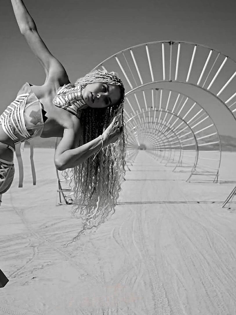 Post 6 by Jade Dubois on Instagram (carousel)