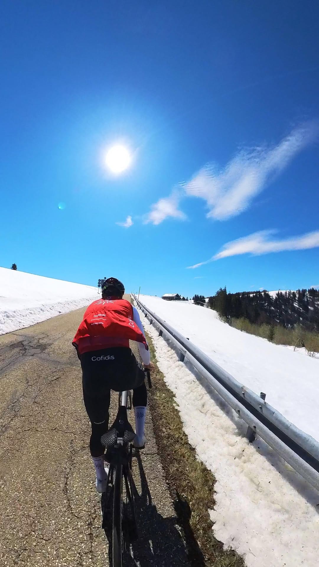 Post 10 by Simon Geschke on Instagram (video)