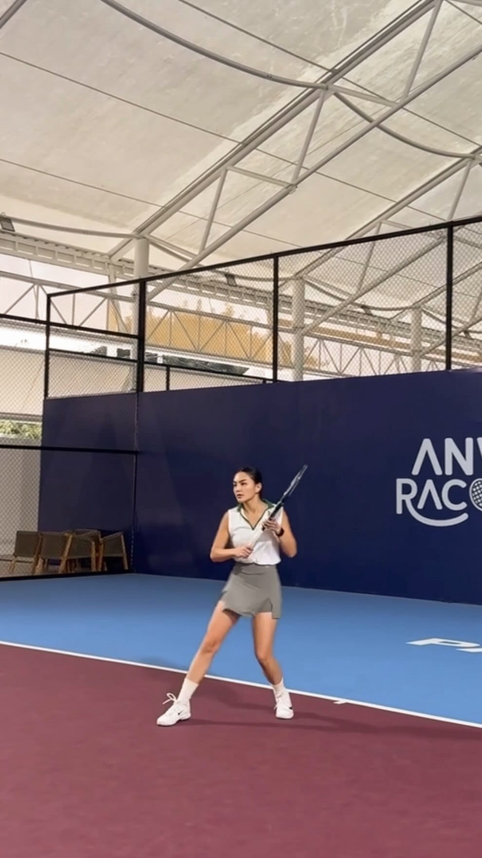 Post 2 by Melly Samantha on Instagram (video)