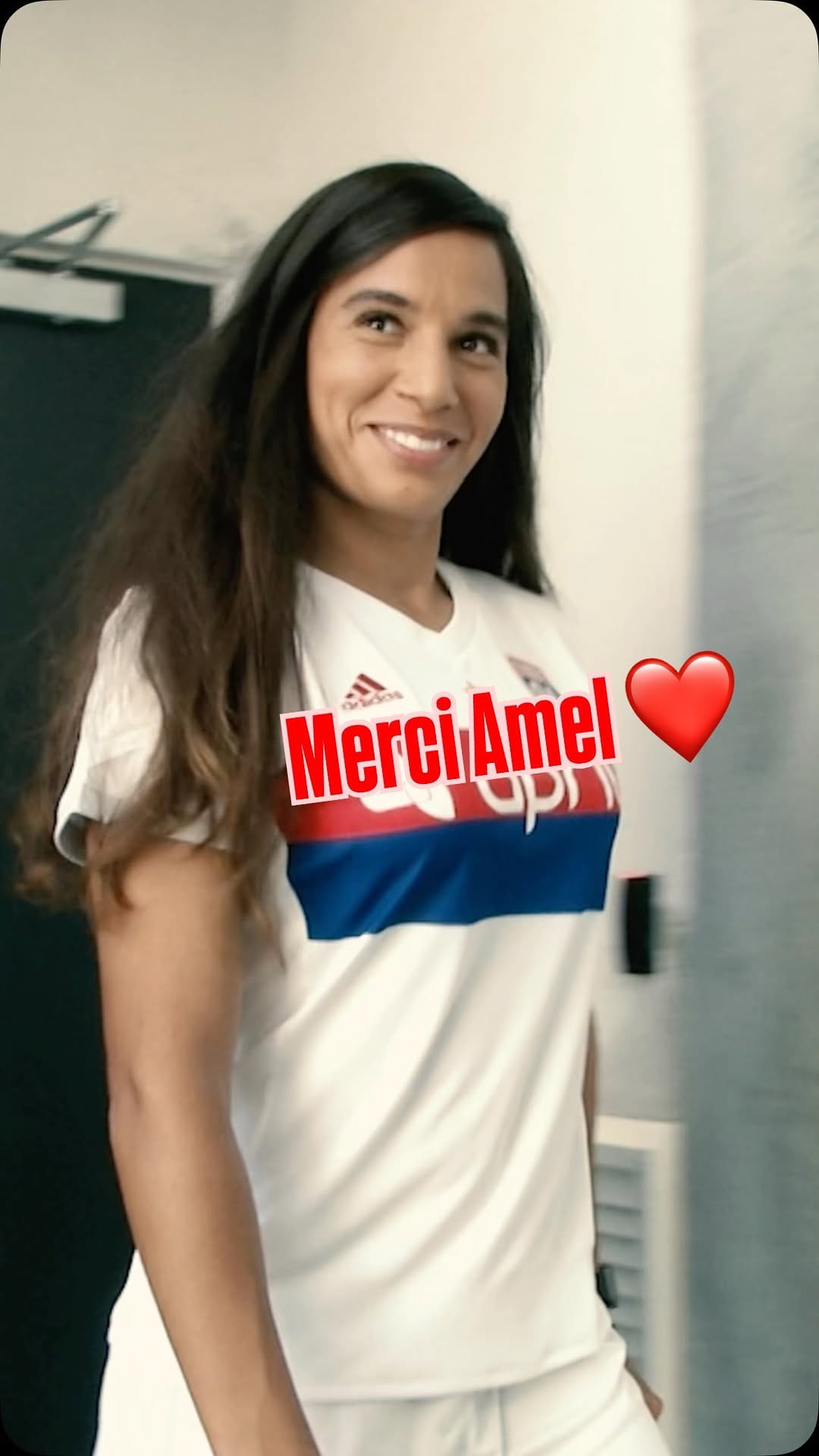 Post 8 by Amel Majri on Instagram (video)