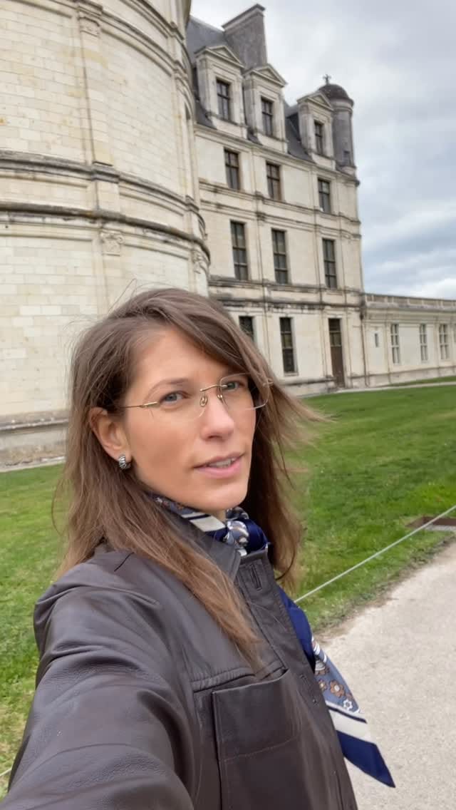 Post 6 by Nadya in Paris | Travel & Style Educator on Instagram (video)
