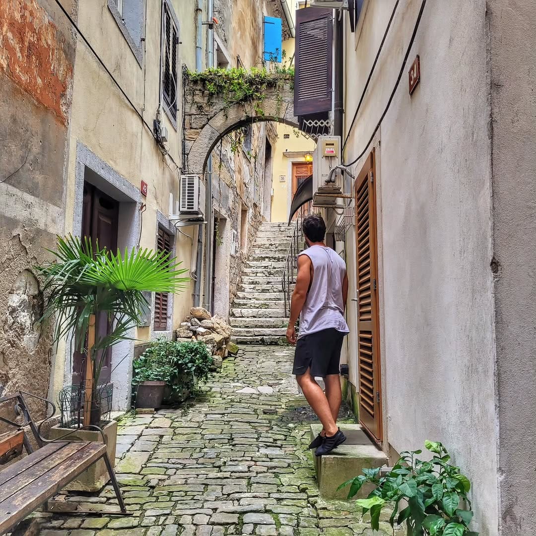 Post 4 by Jeremy Prudhon on Instagram (image)