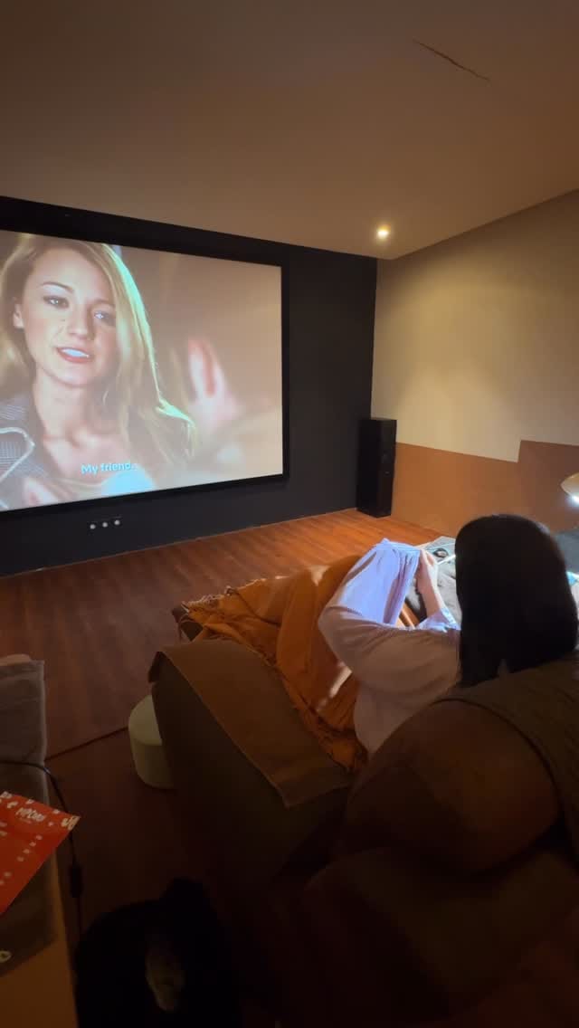 Post 1 by Lelia on Instagram (video)