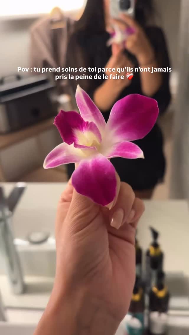 Post 7 by Lelia on Instagram (video)