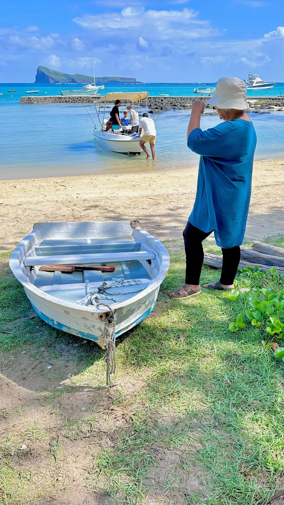 Post 9 by Catherine - Slow Travel Senior à la Réunion on Instagram (video)