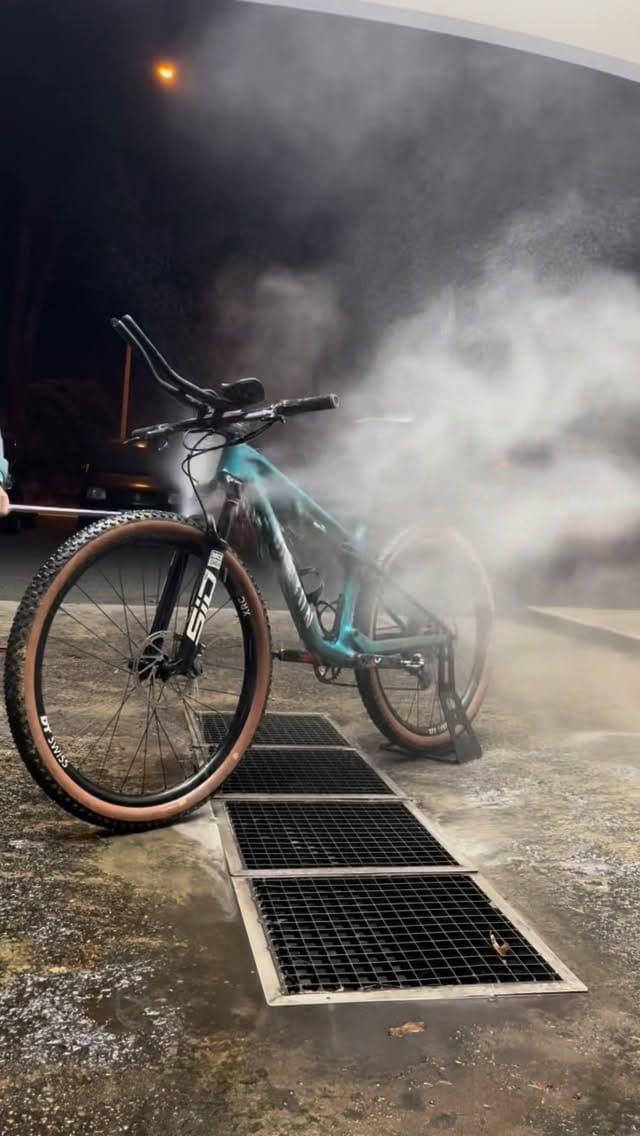 Post 8 by Maxime Prieur on Instagram (video)