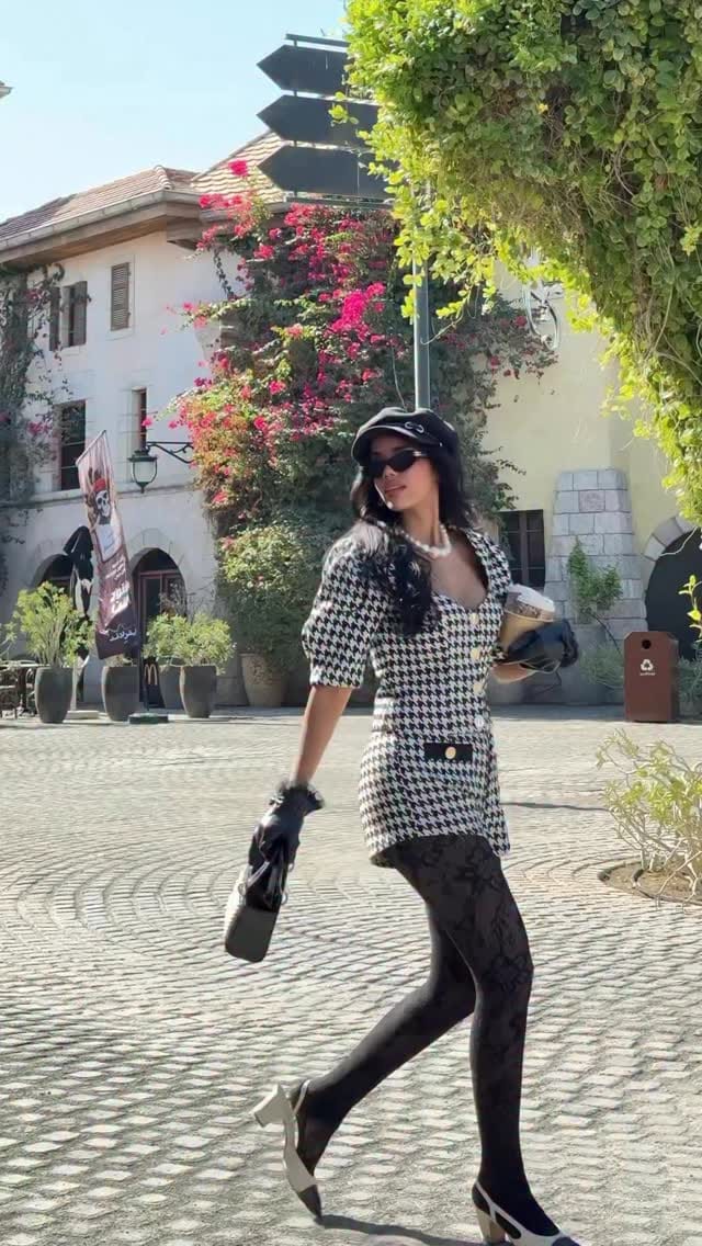 Post 6 by Roua Mohamed on Instagram (video)