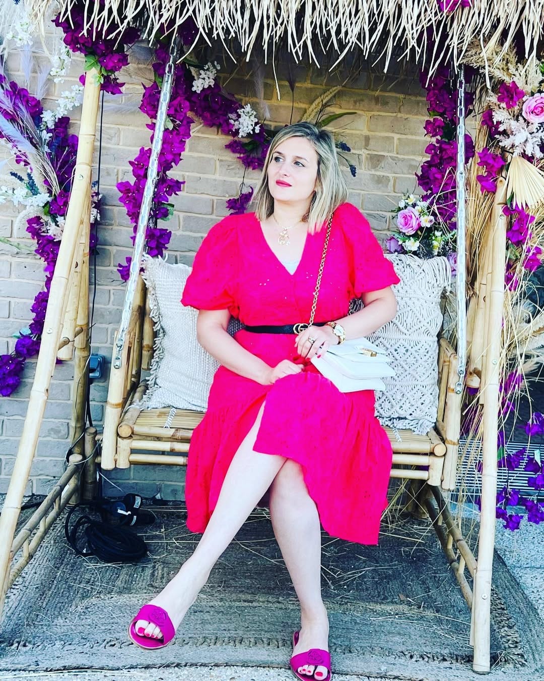 Post 4 by Houda  Doulet on Instagram (carousel)