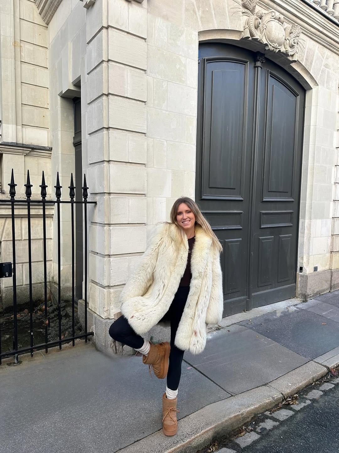 Post 2 by Chloé 🪩 on Instagram (carousel)