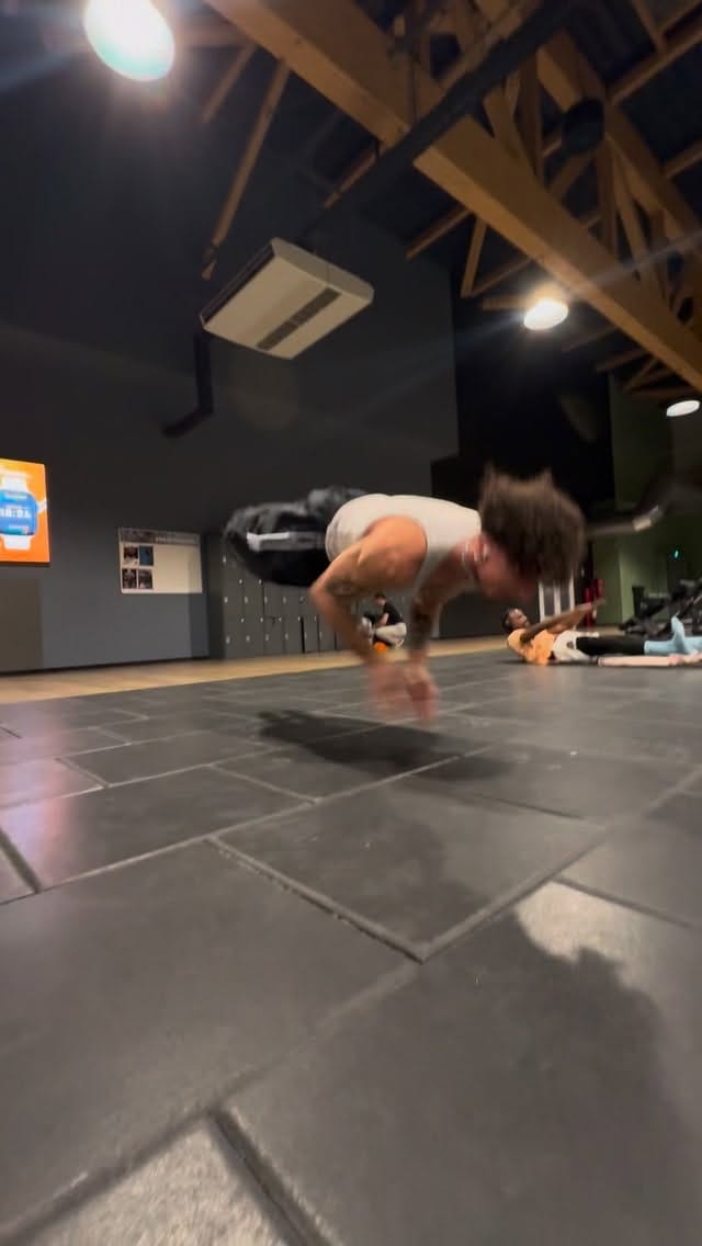 Post 1 by Iliesse Belasri on Instagram (video)