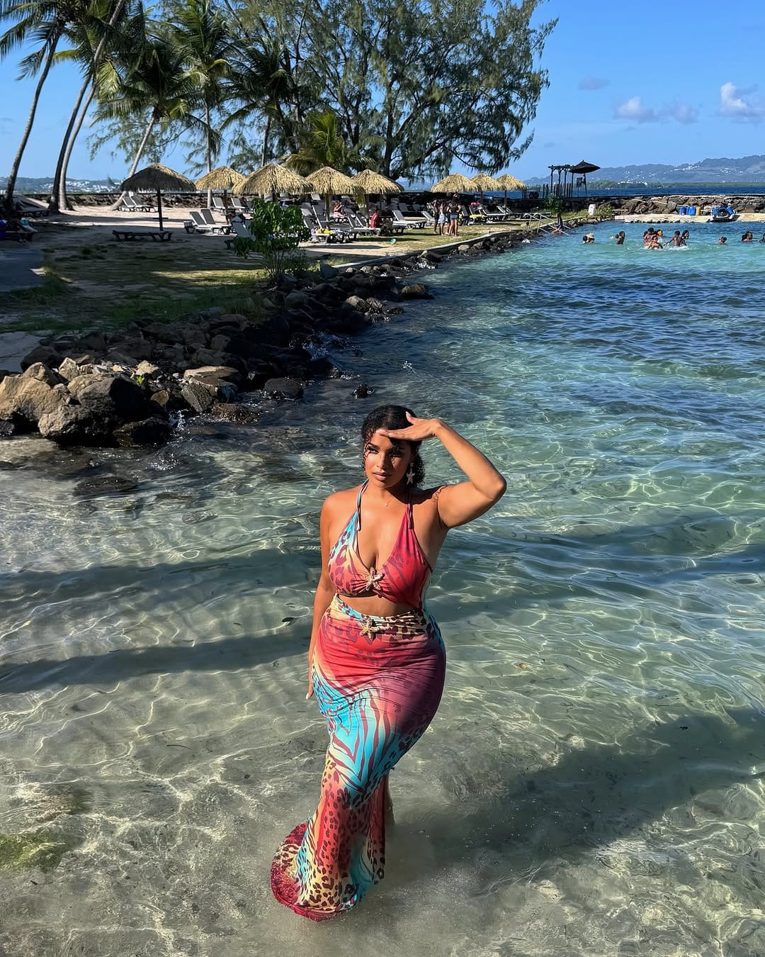 Post 4 by @lyli_d on Instagram (carousel)