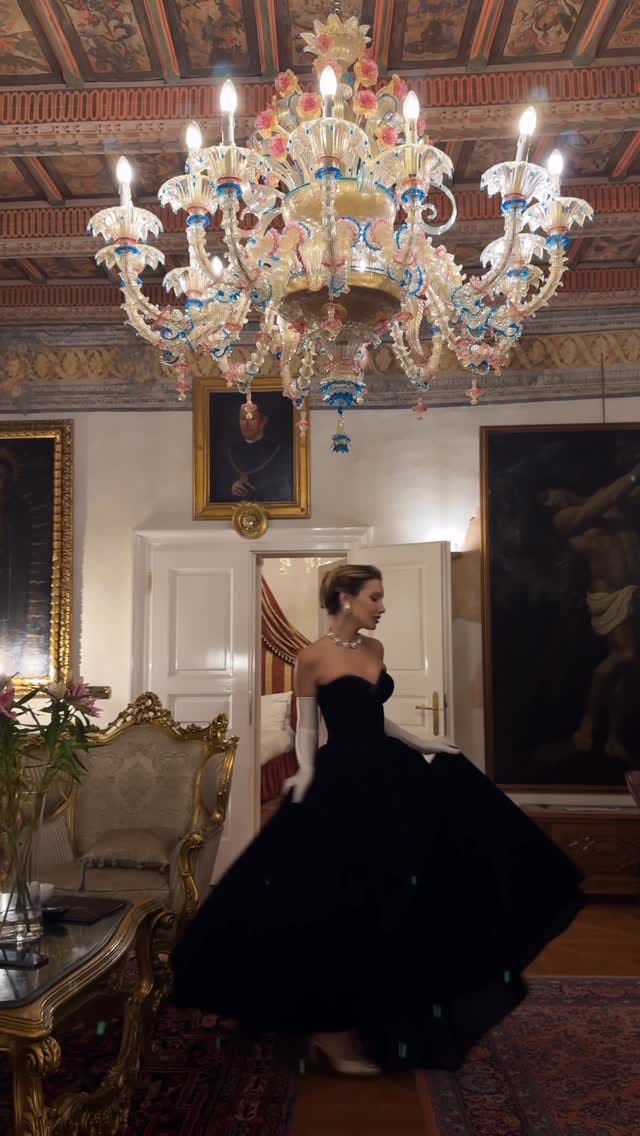 Post 3 by VICTORIA O CIOSOIG on Instagram (video)