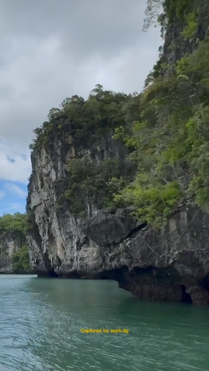 Post 3 by So Dg on Instagram (video)