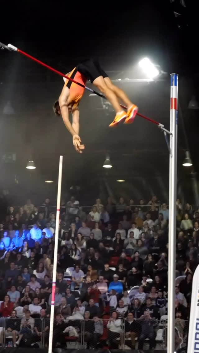 Post 10 by Mathieu Collet on Instagram (video)