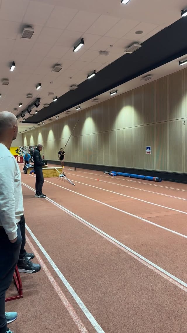 Post 2 by Mathieu Collet on Instagram (video)