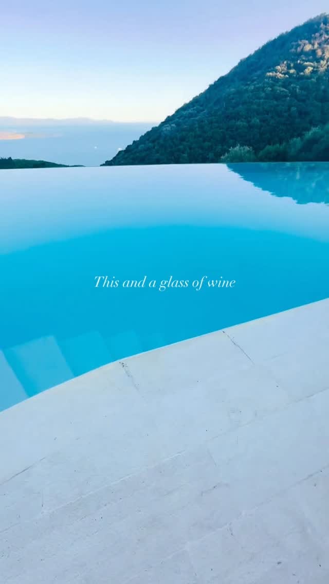 Post 4 by Simpson Travel on Instagram (video)