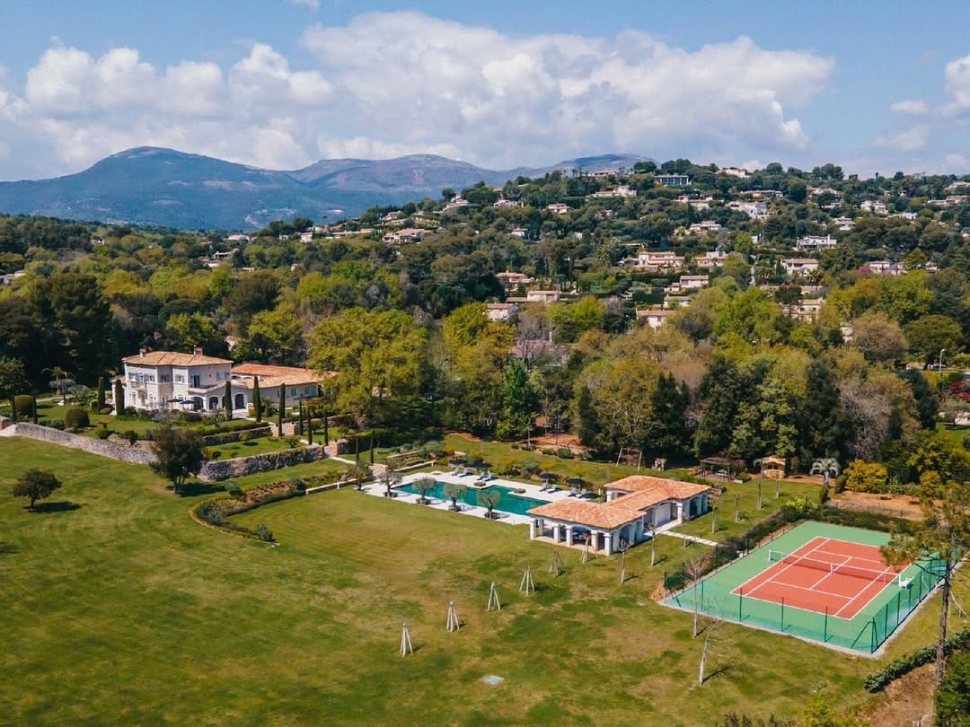 Post 2 by Experience The French Riviera on Instagram (carousel)