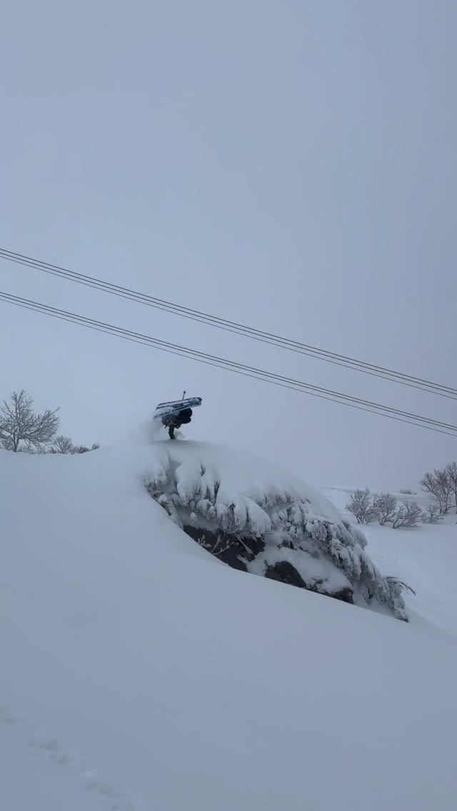 Post 5 by Manon Loschi on Instagram (video)
