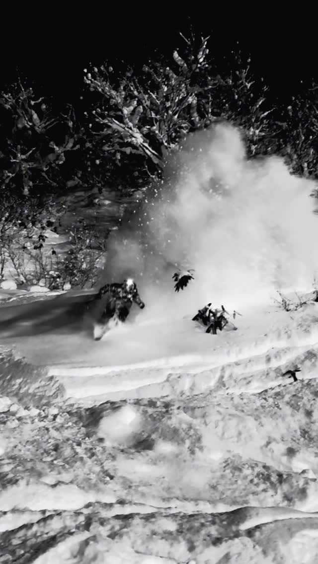 Post 3 by Manon Loschi on Instagram (video)