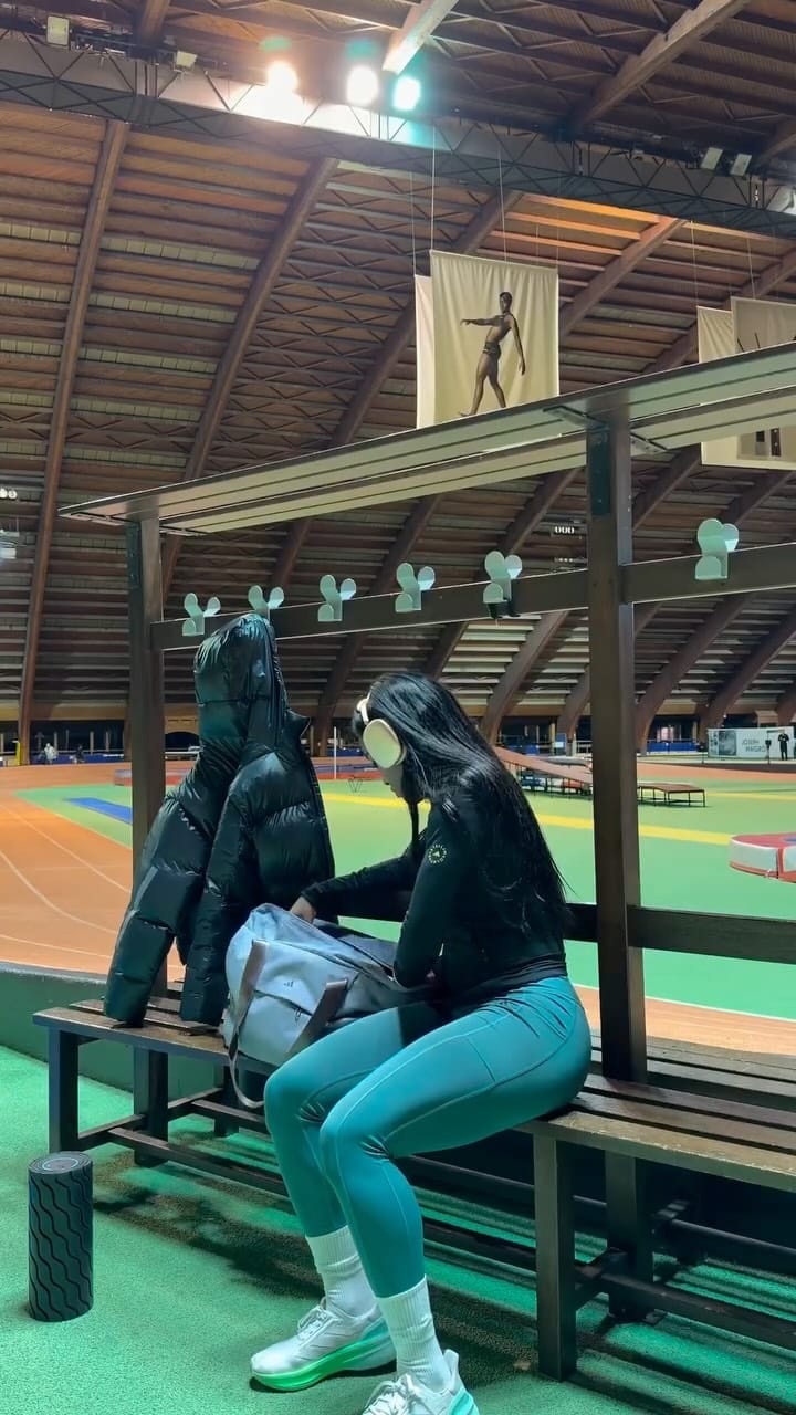 Post 1 by Cyréna SAMBA MAYELA on Instagram (video)